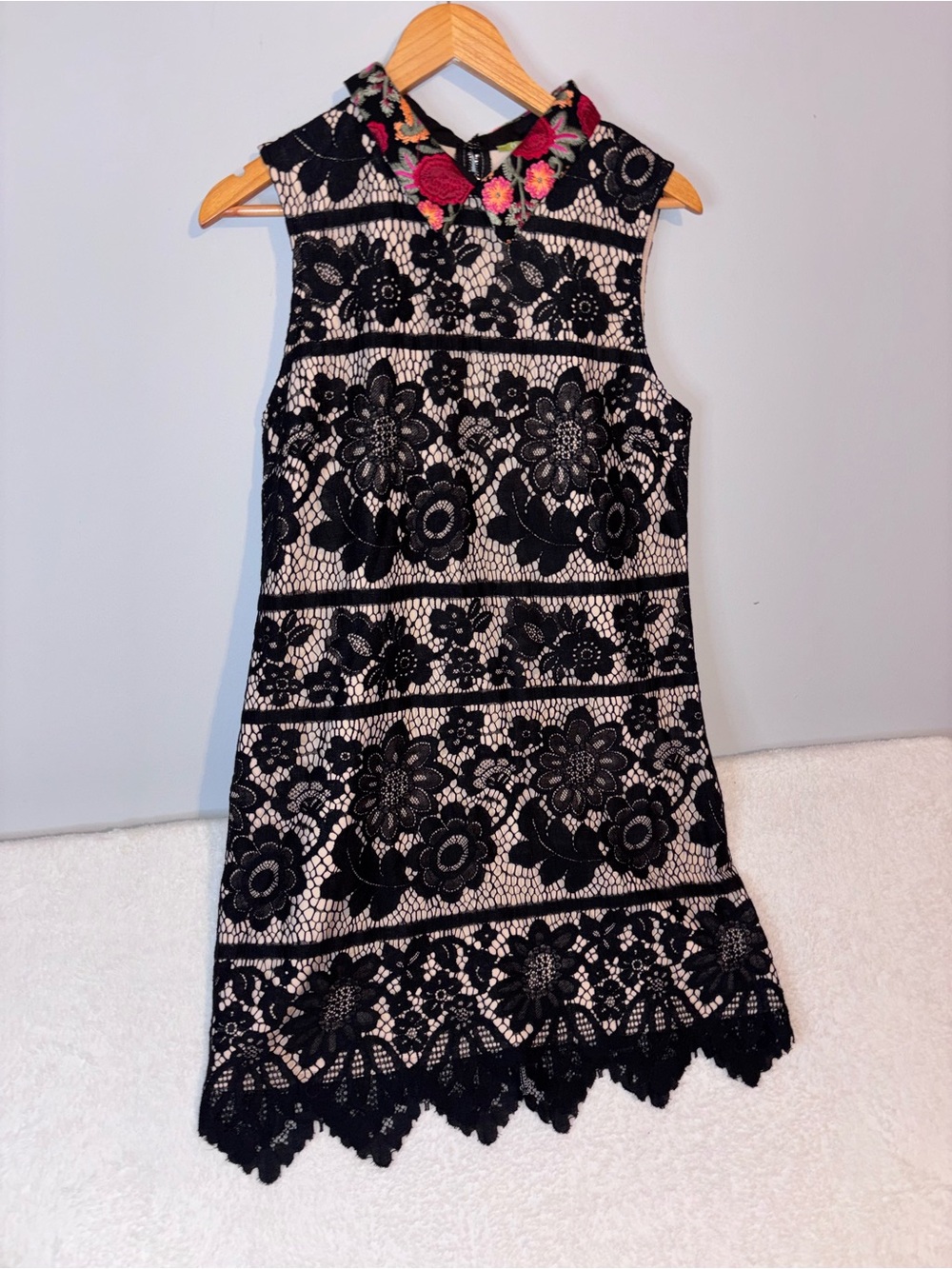 Elegant Black Lace Overlay Dress Pink Embroidered Collar Whimsical Goth Size L